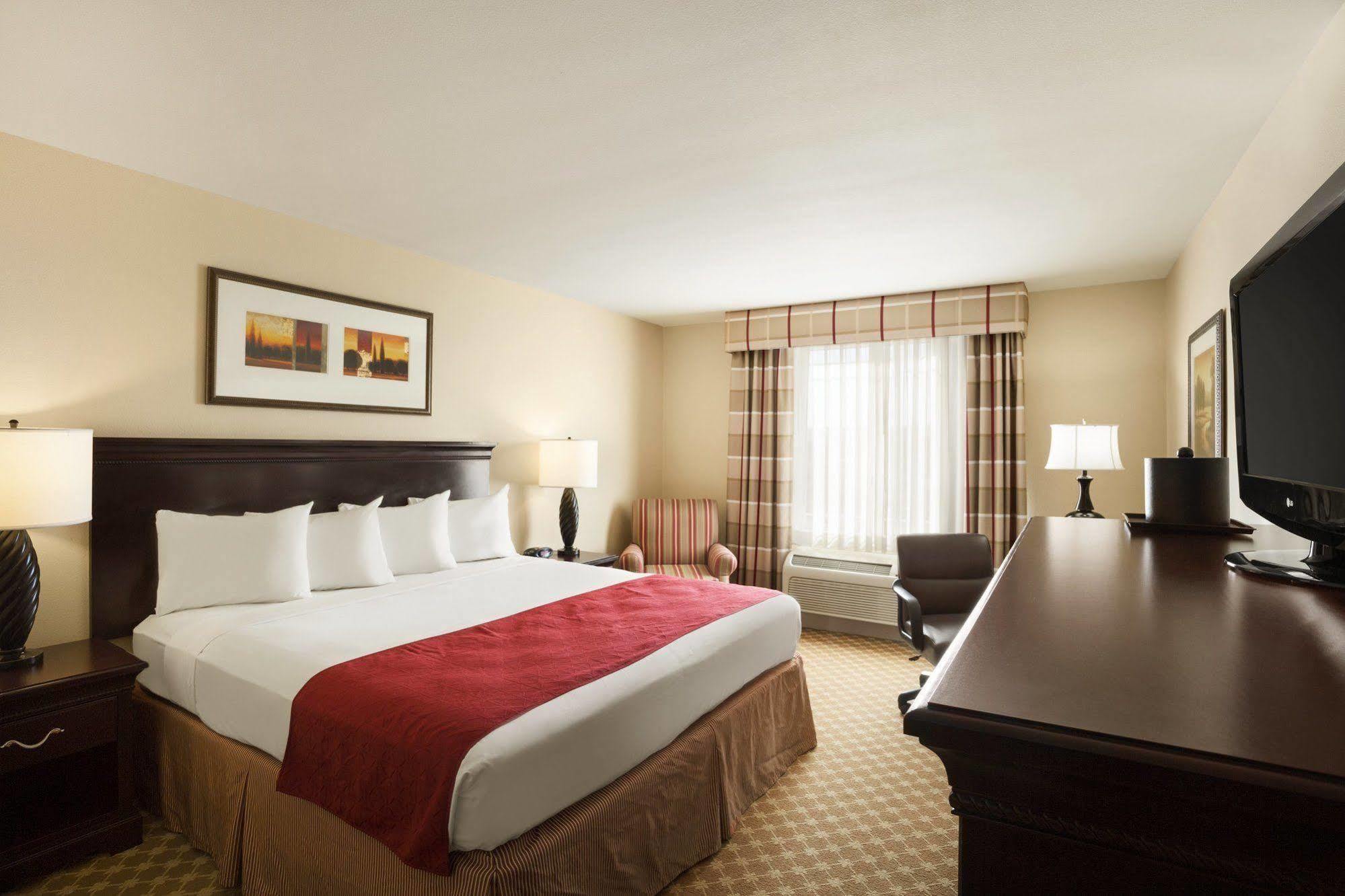 Quality Inn & Suites Alexandria Extérieur photo