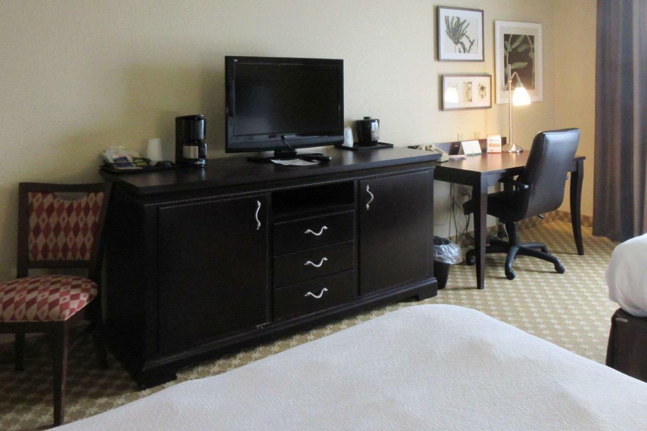 Quality Inn & Suites Alexandria Extérieur photo