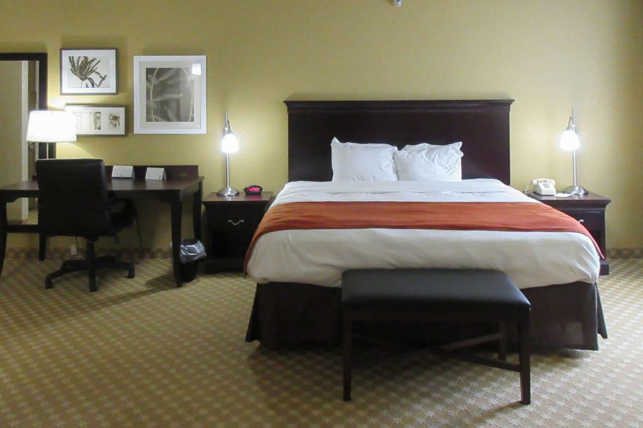 Quality Inn & Suites Alexandria Extérieur photo