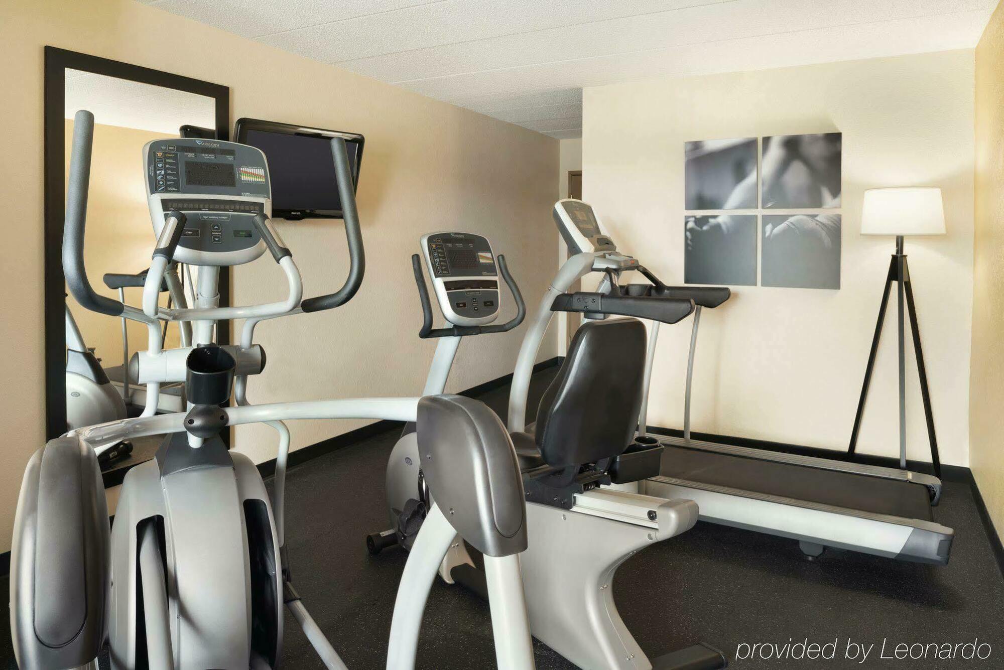 Quality Inn & Suites Alexandria Extérieur photo