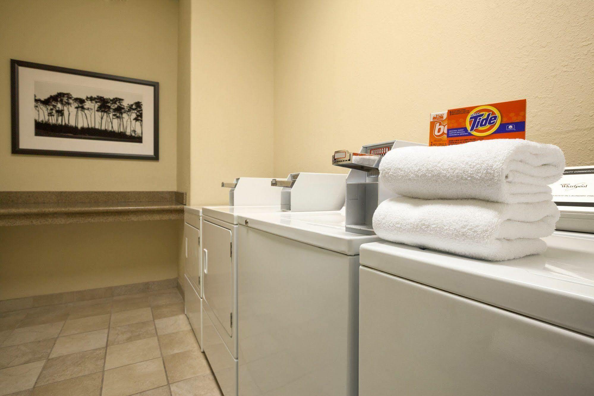 Quality Inn & Suites Alexandria Extérieur photo
